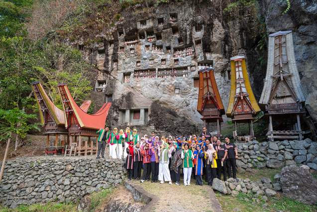 Nuansa Budaya Warnai Kunjungan Tri Suswati Tito Karnavian di Tana Toraja
