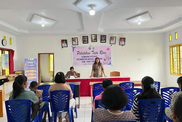 Tingkatkan Keterampilan Perempuan, Pemerintah Lembang Patekke Gelar Pelatihan Tata Rias
