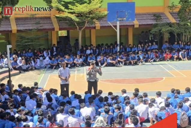 Masuk Sekolah Edukasi Pelajar, Satlantas Polres Tana Toraja Tekankan Keselamatan dan Kepatuhan