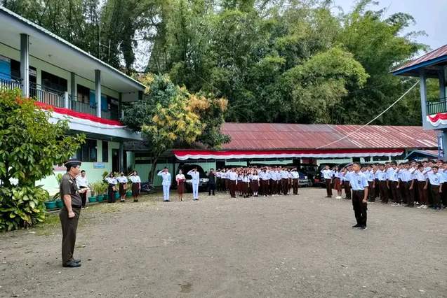 Kajari Tana Toraja Berikan Motivasi Kepada Siswa SMK Kristen Pelangi Makale