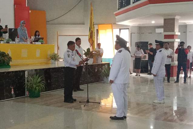 Bupati Ombas Kukuhkan Kepala Lembang dan BPL, Dirangkaikan Sosialisasi BPJS Ketenagakerjaan