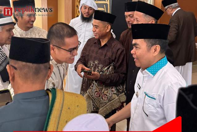 Salat Id Bersama Warga, Bupati Zadrak Sampaikan Pesan Kebersamaan