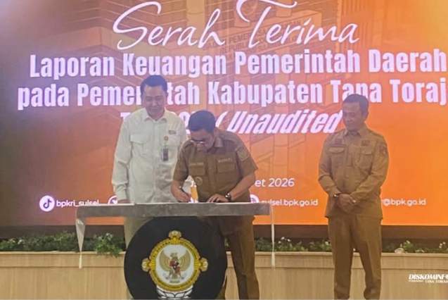 Pemerintah Kabupaten Tana Toraja Serahkan LKPD 2025 ke BPK Sulsel